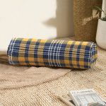 - RealHomes Özel Tasarımlı Dijital Baskılı İç Dolgulu Fermuarlı Silindir Yastık - Realhomes  Sarı Lacivert Modern Ekose Tasarımlı İç Dolgulu - Fermuarlı Süet Silindir Daire Yastık Kırlent Realhomes