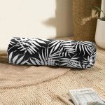 - RealHomes Özel Tasarımlı Dijital Baskılı İç Dolgulu Fermuarlı Silindir Yastık - Realhomes Siyah Zeminde Beyaz Yaprak Tasarımlı Dijital Baskılı İç Dolgulu Fermuarlı Çok Amaçlı Silindir Yastık Kırlent Realhomes