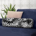 - RealHomes Özel Tasarımlı Dijital Baskılı İç Dolgulu Fermuarlı Silindir Yastık - Realhomes Siyah Zeminde Beyaz Yaprak Tasarımlı Dijital Baskılı İç Dolgulu Fermuarlı Çok Amaçlı Silindir Yastık Kırlent Realhomes