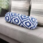 - RealHomes Özel Tasarımlı Dijital Baskılı İç Dolgulu Fermuarlı Silindir Yastık - Realhomes Özel Tasarım Lacivert İkat Desenli Dijital Baskılı İç Dolgulu Yumuşak Silindir Form Yastık Kırlent Realhomes