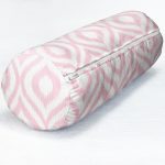 Özel Tasarım Pembe İkat Desenli Dijital Baskılı İç Dolgulu - Fermuarlı Süet Silindir Daire Yastık Kırlent Realhomes