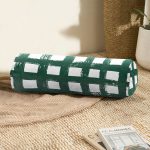 - RealHomes Özel Tasarımlı Dijital Baskılı İç Dolgulu Fermuarlı Silindir Yastık - Realhomes  Koyu Yeşil Geometrik Kare Motifli Dekoratif İç Dolgulu Fermuarlı Çok Amaçlı Silindir Yastık Kırlent Realhomes