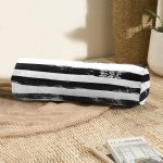 - RealHomes Özel Tasarımlı Dijital Baskılı İç Dolgulu Fermuarlı Silindir Yastık - Realhomes Siyah Çizgili Motifli Dekoratif Modern İç Dolgulu Süet Silindir Yastık Kırlent - Bel Yastığı Realhomes