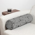 - RealHomes Özel Tasarımlı Dijital Baskılı İç Dolgulu Fermuarlı Silindir Yastık - Realhomes Siyah Beyaz Geometrik Çizim Dijital Baskılı İç Dolgulu - Fermuarlı Süet Silindir Yuvarlak Yastık Kırlent Realhomes