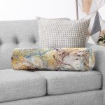 - RealHomes Özel Tasarımlı Dijital Baskılı İç Dolgulu Fermuarlı Silindir Yastık - Realhomes  Mermer Zeminde Gold Sulu Boya Çalışması Desenli İç Dolgulu Yumuşak Silindir Form Yastık Kırlent Realhomes