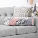 - RealHomes Özel Tasarımlı Dijital Baskılı İç Dolgulu Fermuarlı Silindir Yastık - Realhomes  Pembe Ve Gri Ağırlıklı Sulu Boya Yaprak Motifli İç Dolgulu - Fermuarlı Süet Silindir Yuvarlak Yastık Kırlent Realhomes