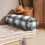 - RealHomes Özel Tasarımlı Dijital Baskılı İç Dolgulu Fermuarlı Silindir Yastık - Realhomes  Izgara Zeminde Gri Tonlama Dijital Baskılı Özel Tasarım İç Dolgulu Yumuşak Silindir Form Yastık Kırlent Realhomes