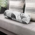 - RealHomes Özel Tasarımlı Dijital Baskılı İç Dolgulu Fermuarlı Silindir Yastık - Realhomes Realhomes Gri Zeminde Dekoratif Mermer Desenli İç Dolgulu - Fermuarlı Süet Silindir Rulo Yastık Kırlent Realhomes