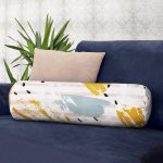 - RealHomes Özel Tasarımlı Dijital Baskılı İç Dolgulu Fermuarlı Silindir Yastık - Realhomes Beyaz Zeminde Sulu Boya Pembe Yan Çizgi Motifli İç Dolgulu Fermuarlı Çok Amaçlı Silindir Yastık Kırlent Realhomes