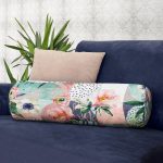 - RealHomes Özel Tasarımlı Dijital Baskılı İç Dolgulu Fermuarlı Silindir Yastık - Realhomes Geometrik Şekillerde Gül Motifli Özel Tasarım İç Dolgulu Yumuşak Silindir Form Yastık Kırlent Realhomes