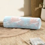 Mavi Ve Pembe Tropikal Yapraklı İç Dolgulu Süet Silindir Yastık Kırlent - Bel Yastığı Realhomes