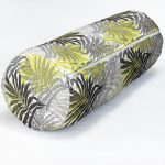 - RealHomes Özel Tasarımlı Dijital Baskılı İç Dolgulu Fermuarlı Silindir Yastık - Realhomes Sarı Yapraklar Üzerinde Nokta Tasarımlı İç Dolgulu - Fermuarlı Süet Silindir Rulo Yastık Kırlent Realhomes