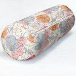 - RealHomes Özel Tasarımlı Dijital Baskılı İç Dolgulu Fermuarlı Silindir Yastık - Realhomes Kırmızı Ve Turuncu Puantiyeli Zeminde Karakalem Çiçek Motifli Modern İç Dolgulu - Fermuarlı Süet Silindir Yuvarlak Yastık Kırlent Realhomes