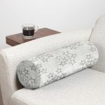 Kot Zeminli Yıldız Motifli Dekoratif Dijital Baskılı İç Dolgulu - Fermuarlı Süet Silindir Daire Yastık Kırlent Realhomes