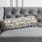 - RealHomes Özel Tasarımlı Dijital Baskılı İç Dolgulu Fermuarlı Silindir Yastık - Realhomes Gri Zeminde Dalgalı Çizgiler Üzerinde Damla Motifli İç Dolgulu - Fermuarlı Süet Silindir Yuvarlak Yastık Kırlent Realhomes