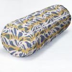 - RealHomes Özel Tasarımlı Dijital Baskılı İç Dolgulu Fermuarlı Silindir Yastık - Realhomes Gri Zeminde Dalgalı Çizgiler Üzerinde Damla Motifli İç Dolgulu - Fermuarlı Süet Silindir Yuvarlak Yastık Kırlent Realhomes