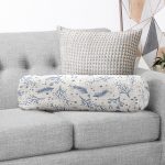 Gri Kot Zeminde Kurumuş Dal Desenli Özel Tasarım İç Dolgulu - Fermuarlı Süet Silindir Yuvarlak Yastık Kırlent Realhomes