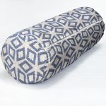 - RealHomes Özel Tasarımlı Dijital Baskılı İç Dolgulu Fermuarlı Silindir Yastık - Realhomes  Kot Gri Zemin Üzerinde Geometrik Çizimler Özel Tasarım İç Dolgulu Fermuarlı Çok Amaçlı Silindir Yastık Kırlent Realhomes