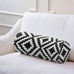 - RealHomes Özel Tasarımlı Dijital Baskılı İç Dolgulu Fermuarlı Silindir Yastık - Realhomes  Kareli Geometrik Desenli Dijital Baskılı Modern İç Dolgulu Fermuarlı Çok Amaçlı Silindir Yastık Kırlent Realhomes