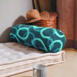 - RealHomes Özel Tasarımlı Dijital Baskılı İç Dolgulu Fermuarlı Silindir Yastık - Realhomes Mavi Dairesel Geometrik Özel Tasarımlı Dijital Baskılı İç Dolgulu - Fermuarlı Süet Berjer Silindir Yastık Kırlent Realhomes