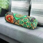 - RealHomes Özel Tasarımlı Dijital Baskılı İç Dolgulu Fermuarlı Silindir Yastık - Realhomes Krem Mavi Renkli Etnik Kare Motifli Modern İç Dolgulu Yumuşak Silindir Form Yastık Kırlent Realhomes