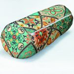 - RealHomes Özel Tasarımlı Dijital Baskılı İç Dolgulu Fermuarlı Silindir Yastık - Realhomes Krem Mavi Renkli Etnik Kare Motifli Modern İç Dolgulu Yumuşak Silindir Form Yastık Kırlent Realhomes