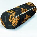 - RealHomes Özel Tasarımlı Dijital Baskılı İç Dolgulu Fermuarlı Silindir Yastık - Realhomes Abstrac Temalı Gold Detaylı Özel Tasarım İç Dolgulu Yumuşak Silindir Form Yastık Kırlent Realhomes