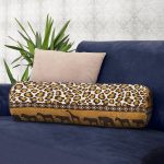 - RealHomes Özel Tasarımlı Dijital Baskılı İç Dolgulu Fermuarlı Silindir Yastık - Realhomes Etnik Motifli Hayvan Silüetleri Dijital Baskılı İç Dolgulu Süet Silindir Yastık Kırlent - Bel Yastığı Realhomes