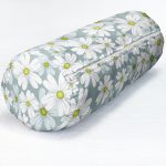 - RealHomes Özel Tasarımlı Dijital Baskılı İç Dolgulu Fermuarlı Silindir Yastık - Realhomes Açık Mavi Renkli Papatya Özel Tasarımlı Modern İç Dolgulu - Fermuarlı Süet Silindir Yuvarlak Yastık Kırlent Realhomes