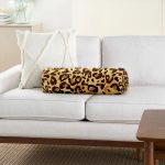 Özel Tasarım Zebra Motifli Modern İç Dolgulu - Fermuarlı Süet Silindir Daire Yastık Kırlent Realhomes