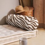 Soft Renkli Zebra Desenli Dijital Baskılı İç Dolgulu - Fermuarlı Süet Silindir Daire Yastık Kırlent Realhomes