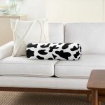 Siyah Beyaz İnek Deri Desenli Dijital Baskılı İç Dolgulu Fermuarlı Çok Amaçlı Silindir Yastık Kırlent Realhomes
