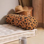 - RealHomes Özel Tasarımlı Dijital Baskılı İç Dolgulu Fermuarlı Silindir Yastık - Realhomes  Leopar Desenli Dijital Baskılı Modern İç Dolgulu - Fermuarlı Süet Silindir Yuvarlak Yastık Kırlent Realhomes