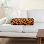 - RealHomes Özel Tasarımlı Dijital Baskılı İç Dolgulu Fermuarlı Silindir Yastık - Realhomes  Leopar Desenli Dijital Baskılı Modern İç Dolgulu - Fermuarlı Süet Silindir Yuvarlak Yastık Kırlent Realhomes