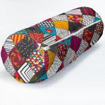 - RealHomes Özel Tasarımlı Dijital Baskılı İç Dolgulu Fermuarlı Silindir Yastık - Realhomes Geometrik Çizimli Kare Tasarımlı Dijital Baskılı İç Dolgulu Süet Silindir Yastık Kırlent - Bel Yastığı Realhomes