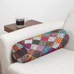 - RealHomes Özel Tasarımlı Dijital Baskılı İç Dolgulu Fermuarlı Silindir Yastık - Realhomes Geometrik Çizimli Kare Tasarımlı Dijital Baskılı İç Dolgulu Süet Silindir Yastık Kırlent - Bel Yastığı Realhomes