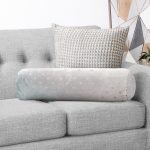 - RealHomes Özel Tasarımlı Dijital Baskılı İç Dolgulu Fermuarlı Silindir Yastık - Realhomes Gri Zeminde Noktalı Tasarım Dijital Baskılı Dekoratif İç Dolgulu - Fermuarlı Süet Silindir Yuvarlak Yastık Kırlent Realhomes