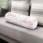 - RealHomes Özel Tasarımlı Dijital Baskılı İç Dolgulu Fermuarlı Silindir Yastık - Realhomes Mermer Motifli Gold İşlemeli Dijital Baskılı Modern İç Dolgulu - Fermuarlı Süet Silindir Yuvarlak Yastık Kırlent Realhomes