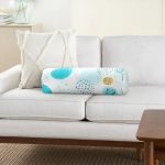 - RealHomes Özel Tasarımlı Dijital Baskılı İç Dolgulu Fermuarlı Silindir Yastık - Realhomes Beyaz Zeminde Mavi Gold Puanlı Dijital Baskılı Modern İç Dolgulu - Fermuarlı Süet Berjer Silindir Yastık Kırlent Realhomes