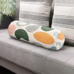 - RealHomes Özel Tasarımlı Dijital Baskılı İç Dolgulu Fermuarlı Silindir Yastık - Realhomes Ekru Zeminde Geometrik Zeminler Dijital Baskılı Modern İç Dolgulu Süet Silindir Yastık Kırlent - Bel Yastığı Realhomes