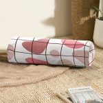 - RealHomes Özel Tasarımlı Dijital Baskılı İç Dolgulu Fermuarlı Silindir Yastık - Realhomes Renkli Bohem Zeminli Kare Çizgiler Dijital Baskılı Modern İç Dolgulu Fermuarlı Çok Amaçlı Silindir Yastık Kırlent Realhomes