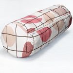 - RealHomes Özel Tasarımlı Dijital Baskılı İç Dolgulu Fermuarlı Silindir Yastık - Realhomes Renkli Bohem Zeminli Kare Çizgiler Dijital Baskılı Modern İç Dolgulu Fermuarlı Çok Amaçlı Silindir Yastık Kırlent Realhomes