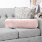 - RealHomes Özel Tasarımlı Dijital Baskılı İç Dolgulu Fermuarlı Silindir Yastık - Realhomes  Pudra Zeminde Gold Ve Beyaz Detaylı Dijital Baskılı Modern İç Dolgulu - Fermuarlı Süet Silindir Yuvarlak Yastık Kırlent Realhomes