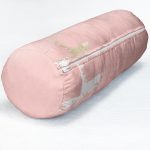 - RealHomes Özel Tasarımlı Dijital Baskılı İç Dolgulu Fermuarlı Silindir Yastık - Realhomes  Pudra Zeminde Gold Ve Beyaz Detaylı Dijital Baskılı Modern İç Dolgulu - Fermuarlı Süet Silindir Yuvarlak Yastık Kırlent Realhomes