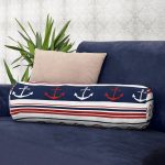 - RealHomes Özel Tasarımlı Dijital Baskılı İç Dolgulu Fermuarlı Silindir Yastık - Realhomes  Bordo Lacivert Renkli Çapa Dümen Temalı Dijital Baskılı Modern İç Dolgulu - Fermuarlı Süet Silindir Yuvarlak Yastık Kırlent Realhomes