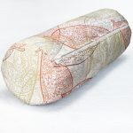 Beyaz Zeminli Soft Renkli Yapraklı Dijital Baskılı Modern İç Dolgulu Yumuşak Silindir Form Yastık Kırlent Realhomes