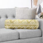 Gold Zeminde Beyaz Bohem Çizimli Dijital Baskılı Modern İç Dolgulu - Fermuarlı Süet Berjer Silindir Yastık Kırlent Realhomes