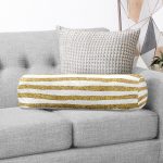 - RealHomes Özel Tasarımlı Dijital Baskılı İç Dolgulu Fermuarlı Silindir Yastık - Realhomes Beyaz Zeminde Gold Zikzak Desenli Dijital Baskılı Modern İç Dolgulu Yumuşak Silindir Form Yastık Kırlent Realhomes