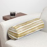 - RealHomes Özel Tasarımlı Dijital Baskılı İç Dolgulu Fermuarlı Silindir Yastık - Realhomes Beyaz Zeminde Gold Renkli Yaprak Desenli Dijital Baskılı Modern İç Dolgulu - Fermuarlı Süet Silindir Daire Yastık Kırlent Realhomes