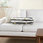 Siyah Beyaz Zeminli Gold Yaprak Desenli Dijital Baskılı Modern İç Dolgulu - Fermuarlı Süet Silindir Rulo Yastık Kırlent Realhomes